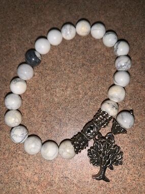 Howlite Bead Bracelet with Tree of Life Charm - White